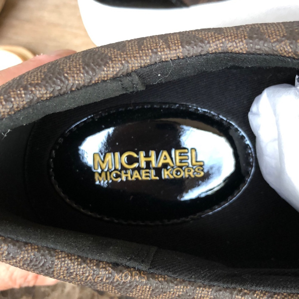 Michael Kors Catelyn Lace Up Sneaker - Picture 9 of 16